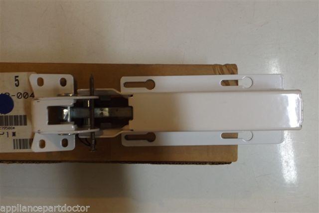 MAYTAG REFRIGERATOR 68001470 HINGE KIT NEW IN BOX MAYTAG REFRIGERATOR 68001470 HINGE KIT NEW IN BOX